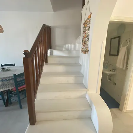Julia's Maisonnette *